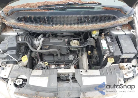 2005 Chrysler Town & Country Limited from USA, damaged, VIN 2C8GP64L05R551848